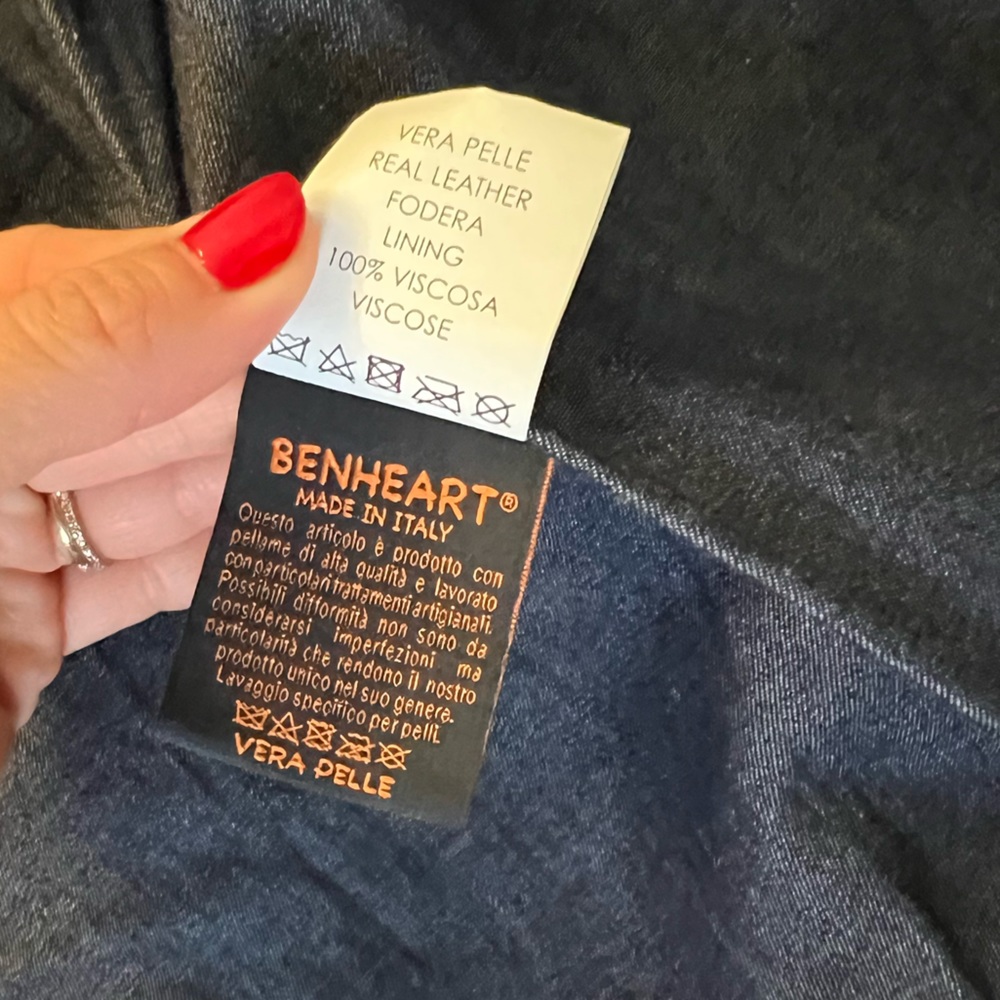 Women's Black Leather Jacket - Picture 9 of 13